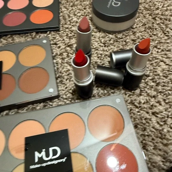 Mud makeup student kit - Picture 1 of 7